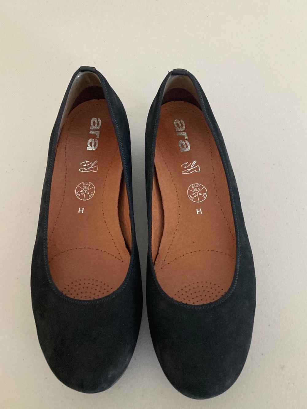 Black Suede Ara Flats Women's Size 8